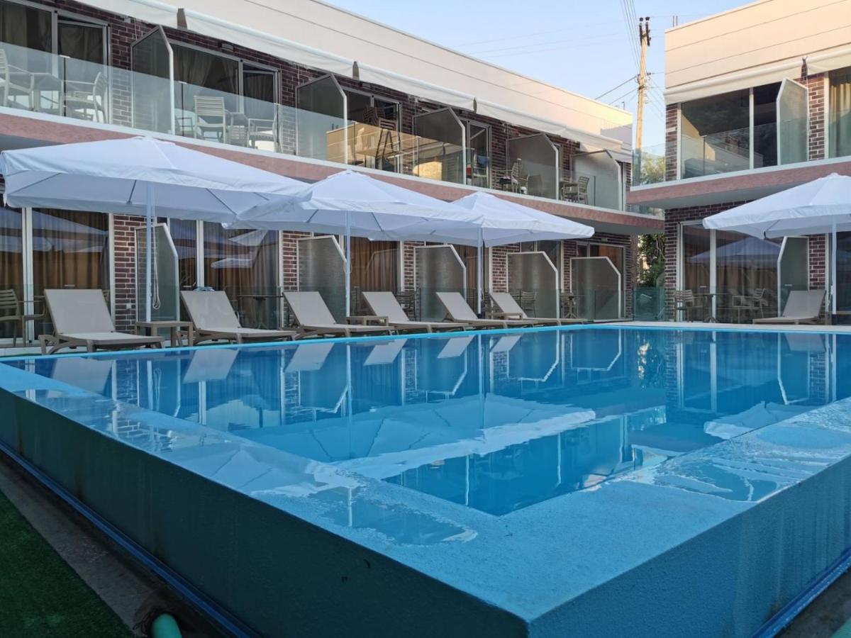 Hotel Capital Lux نيدري المظهر الخارجي الصورة