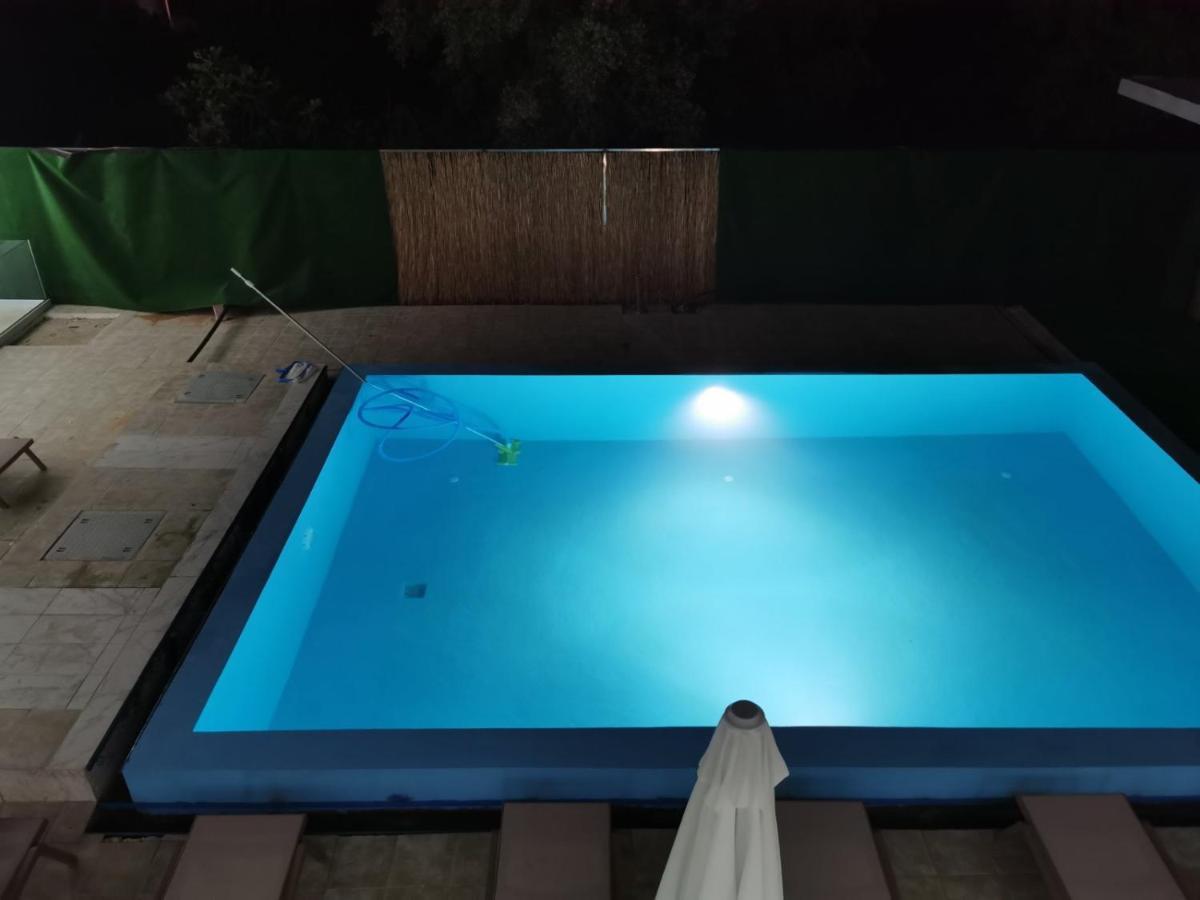 Hotel Capital Lux نيدري المظهر الخارجي الصورة