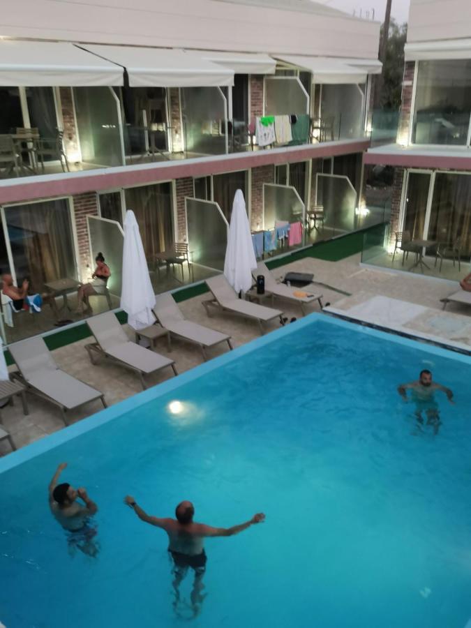 Hotel Capital Lux نيدري المظهر الخارجي الصورة