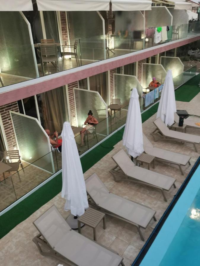 Hotel Capital Lux نيدري المظهر الخارجي الصورة