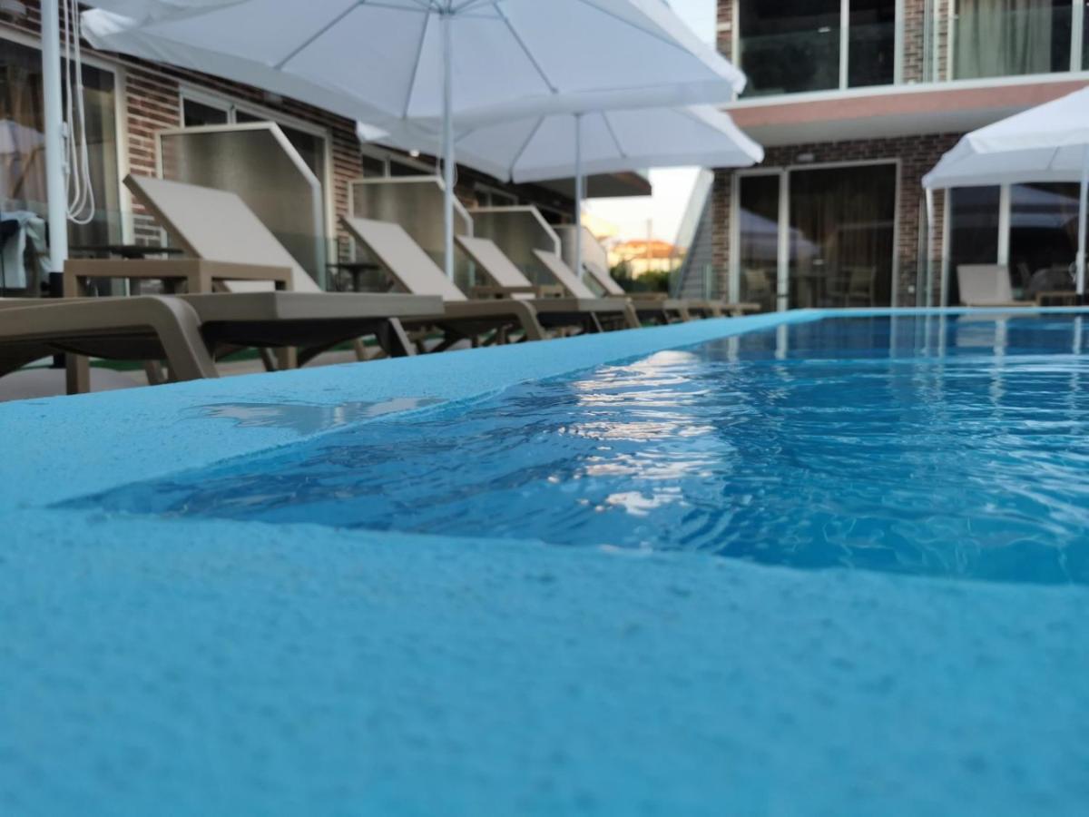 Hotel Capital Lux نيدري المظهر الخارجي الصورة