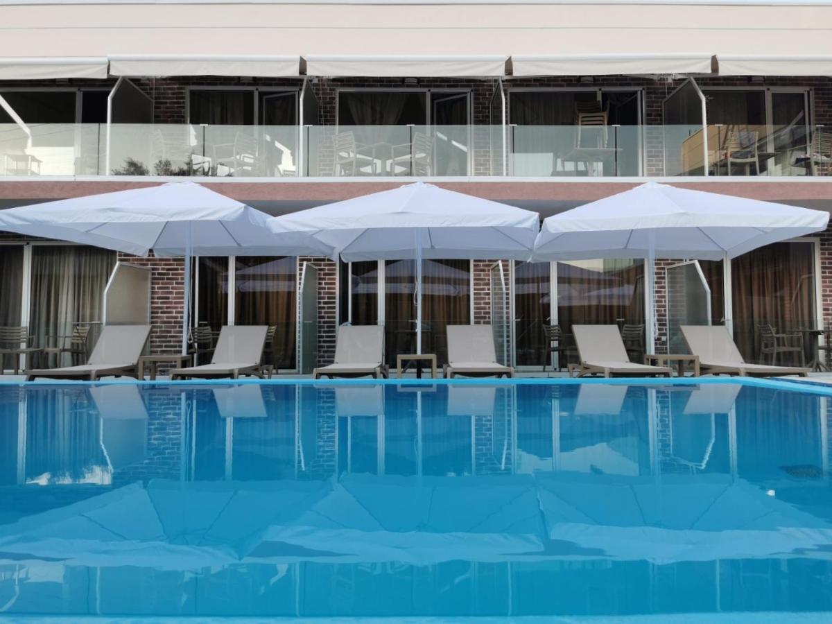 Hotel Capital Lux نيدري المظهر الخارجي الصورة